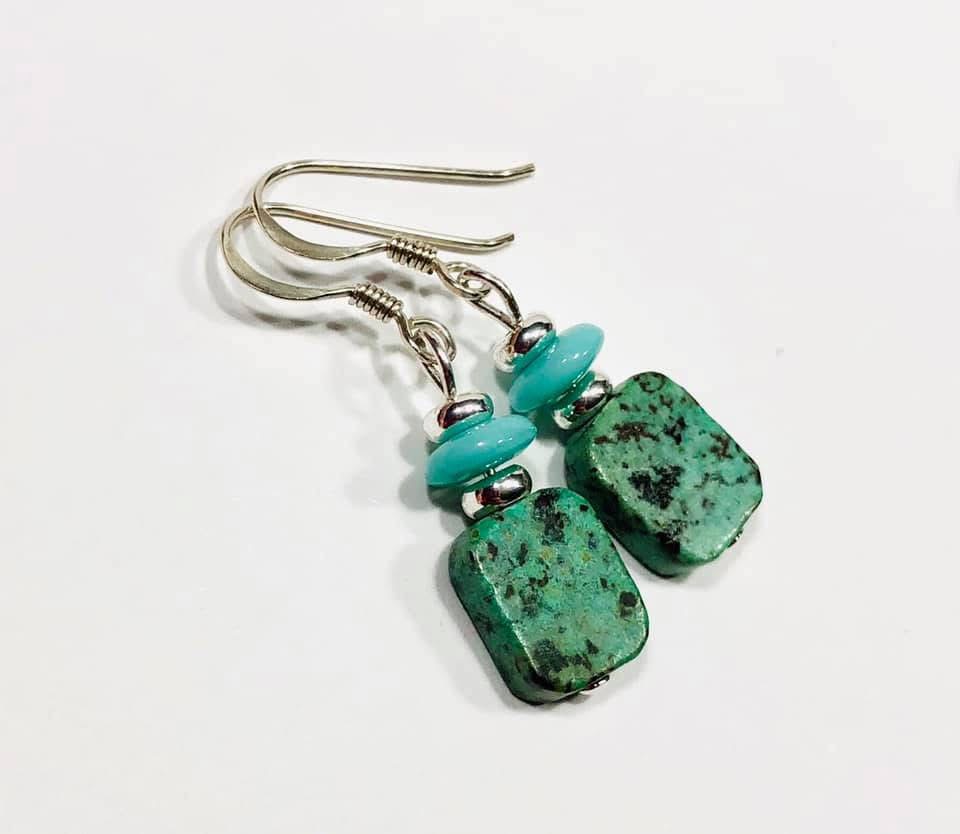 African jewelry client 8 hover